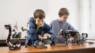 Ústečtí akademici vyrazili prezentovat svou práci do Prahy