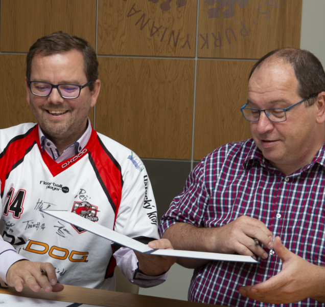 Ústečtí florbalisté podepsali smlouvu s univerzitou