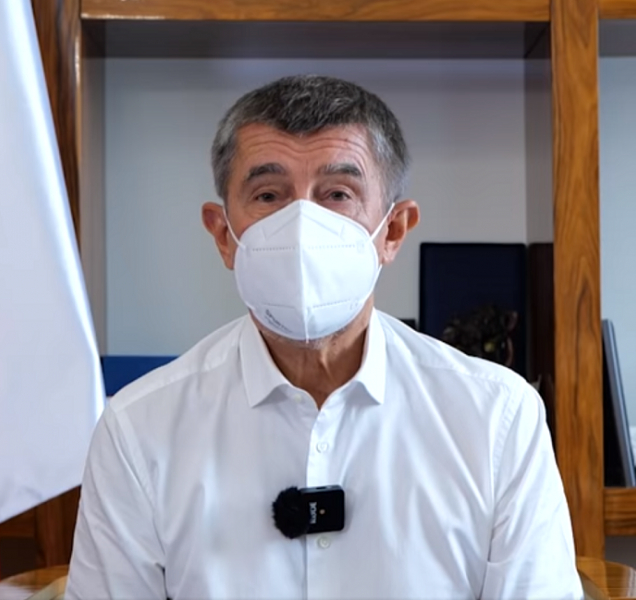 ZÍTRA ŘEKNU PRAVDU, napsal Babiš. A pak svůj slib porušil