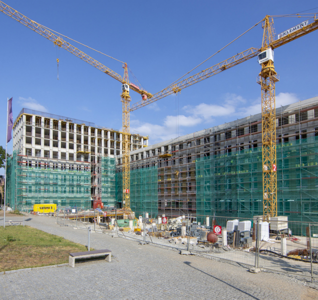 Stavba centra přírodovědných a technických oborů pokračuje