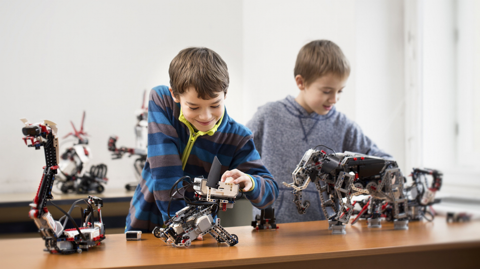 Ústečtí akademici vyrazili prezentovat svou práci do Prahy