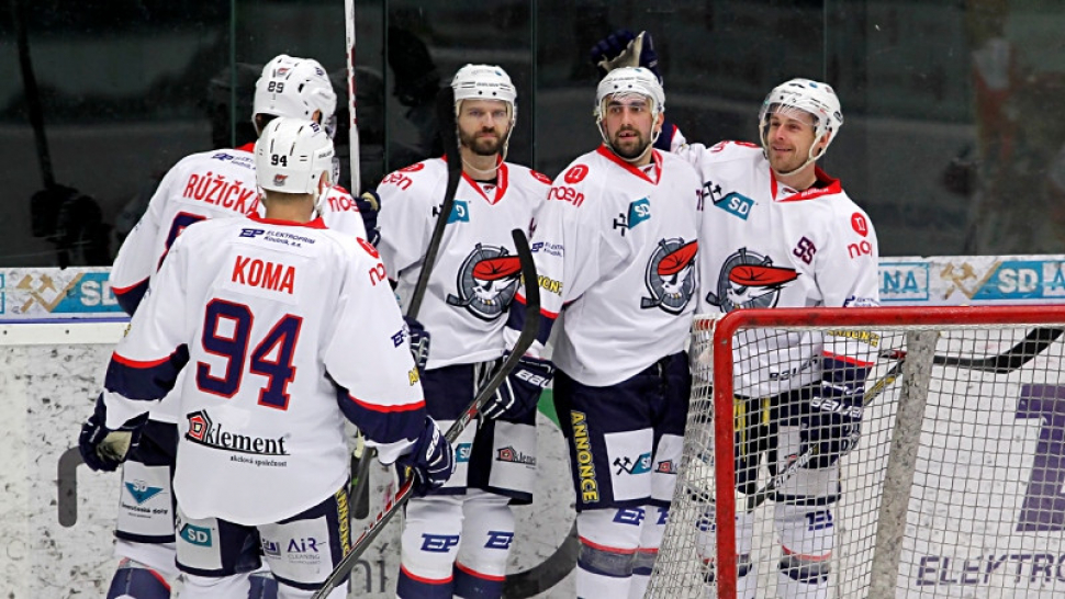 Vedení extraligy k závazkům Pirátů Chomutov